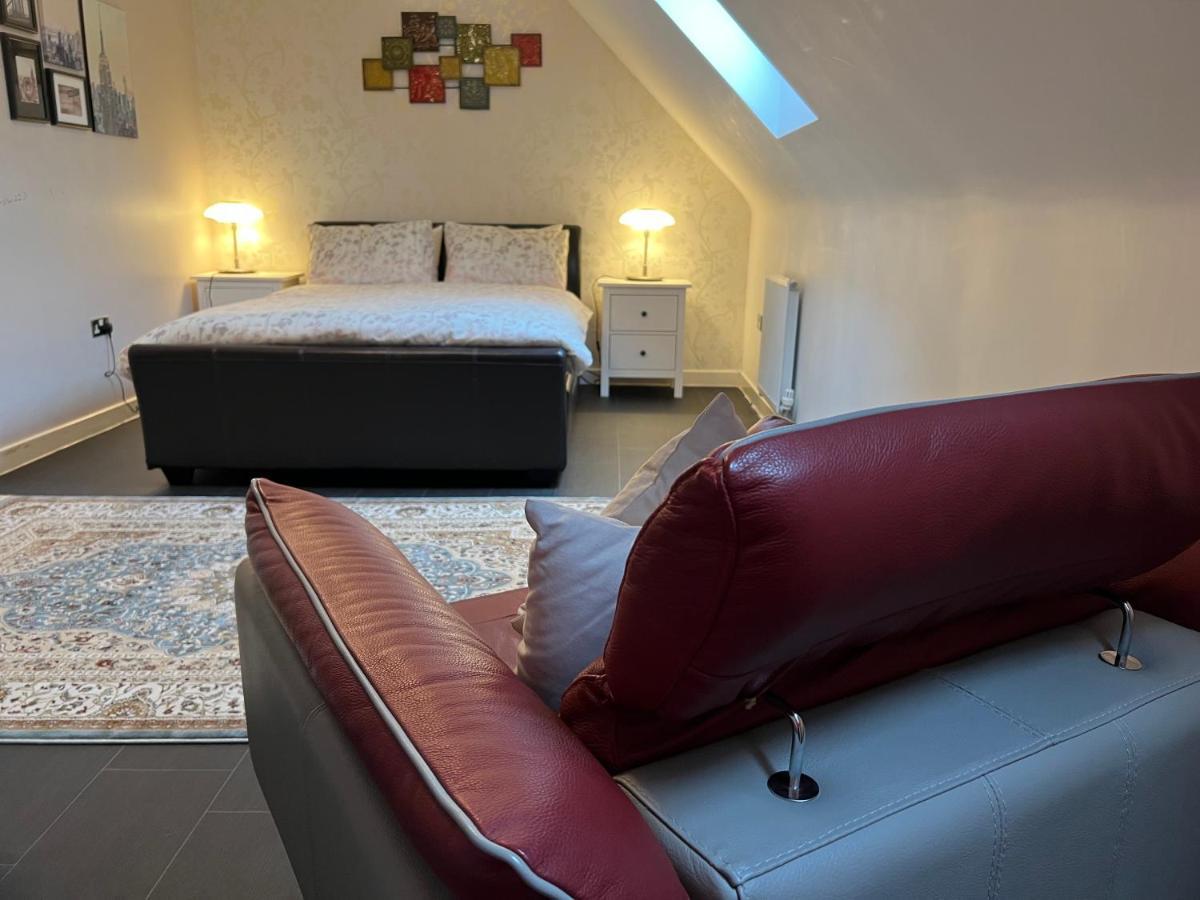 Sheffield City Centre , Free Wifi & Parking - Private Room - Shared House エクステリア 写真