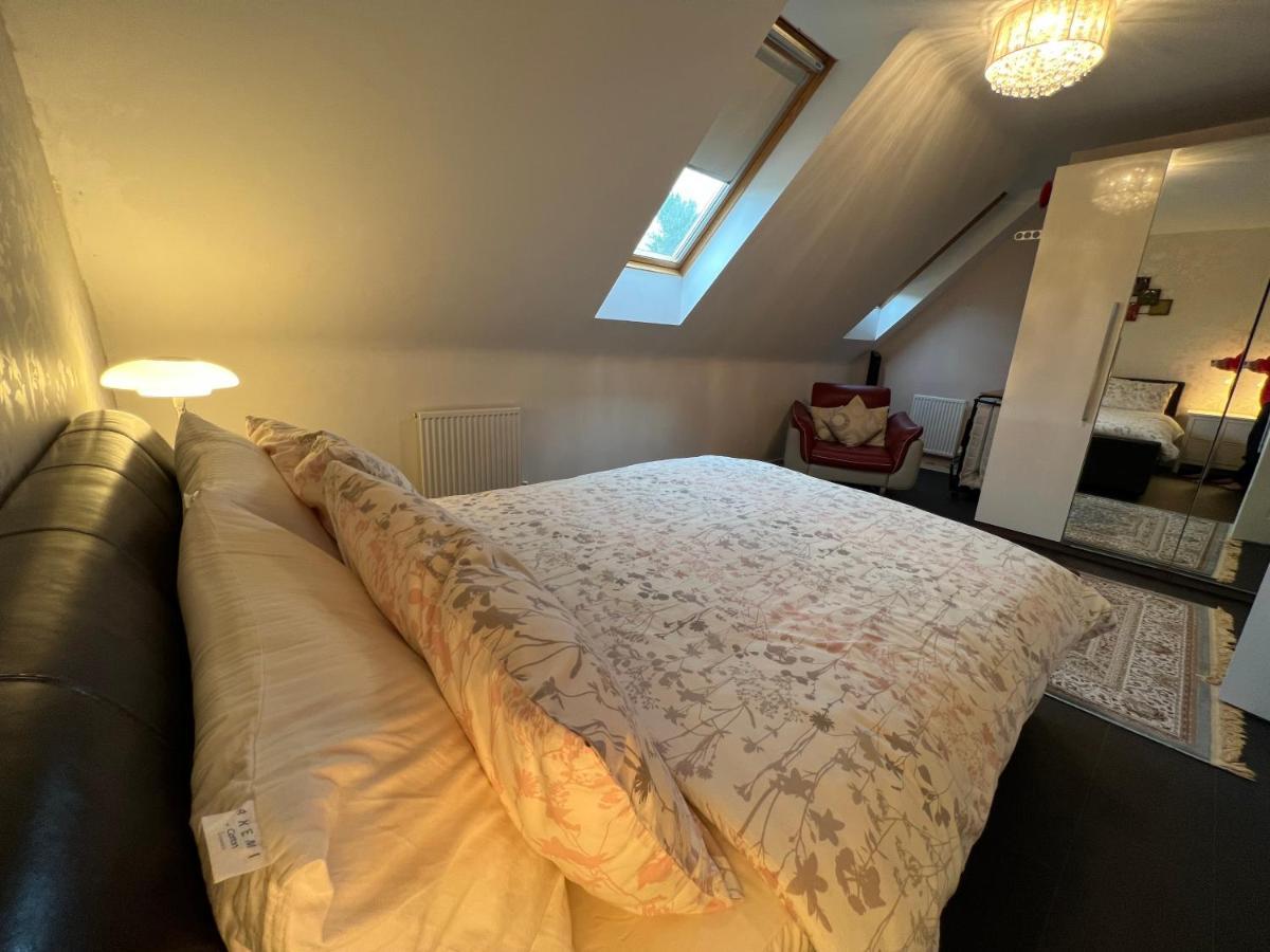 Sheffield City Centre , Free Wifi & Parking - Private Room - Shared House エクステリア 写真